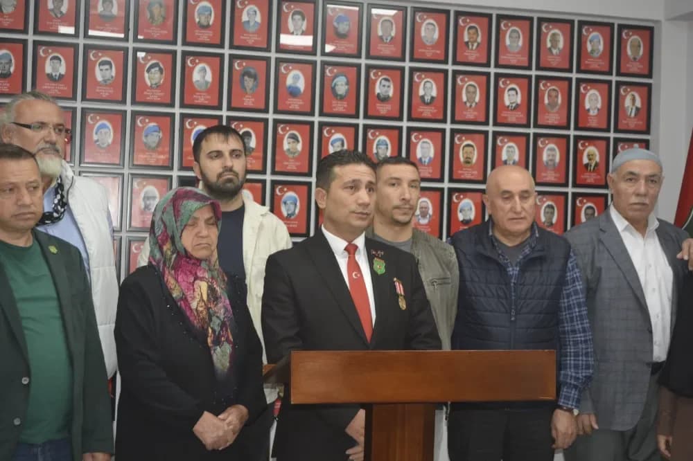 ŞEHİT AİLELERİNDEN “ TERÖRİSTLERE AF YASASINA” HAYIR