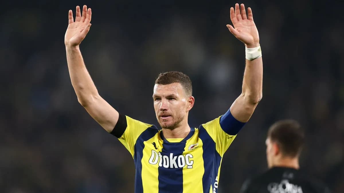 Real Madrid, Xabi Alonso'nun İstediği Santrfor İçin Edin Dzeko'yu Hedefliyor