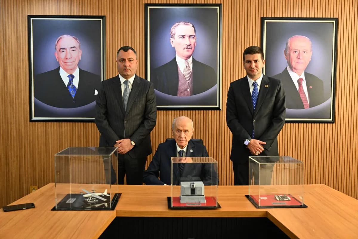 Devlet Bahçeli Ülkü Ocakları Eğitim ve Kültür Vakfı'nı Ziyaret Etti