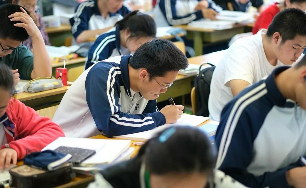Çin, Gaokao Sınavı Süresince Yerli Yapay Zeka Hizmetlerini Askıya Aldı