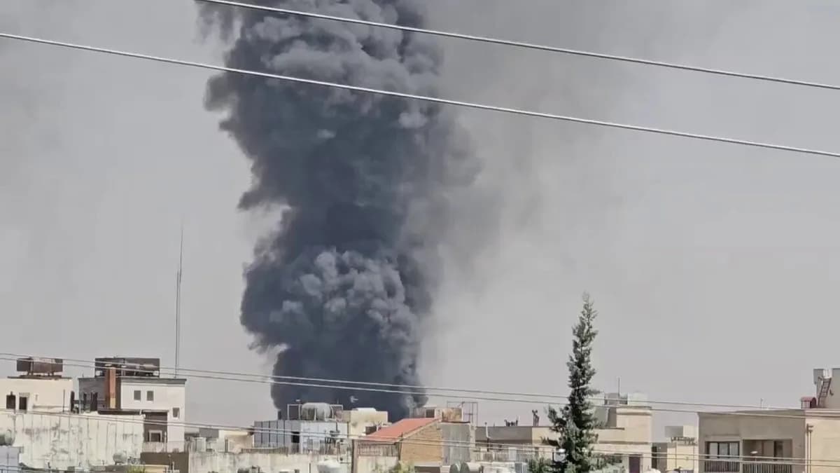 İran'ın Şiraz Kentinde Savunma Sanayi Tesisi Hedef Oldu