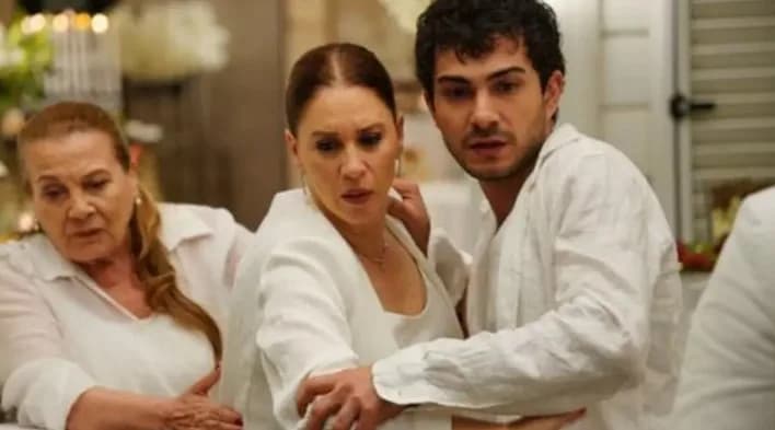 Kızılcık Şerbeti'nde Yeni Sezonda Veda Eden Oyuncular Açıklandı