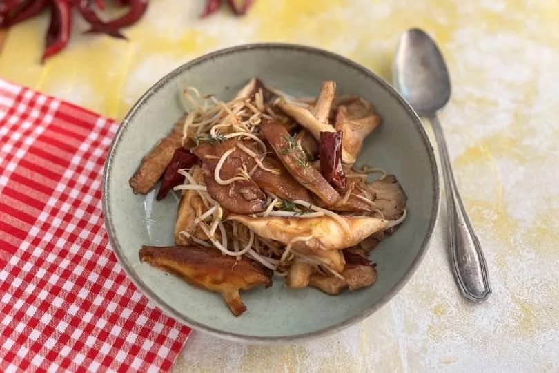 10 Dakikada Asya Lezzetleri: Shiitake Mantarı Sote Tarifi