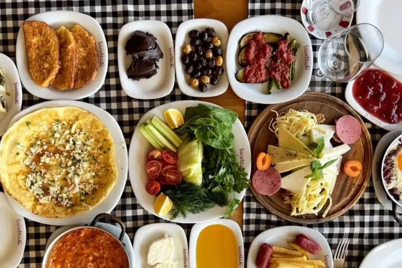 Tuzla'nın En İyi 10 Kahvaltı Mekanı: Hafta Sonu Kaçırılmaması Gereken Adresler