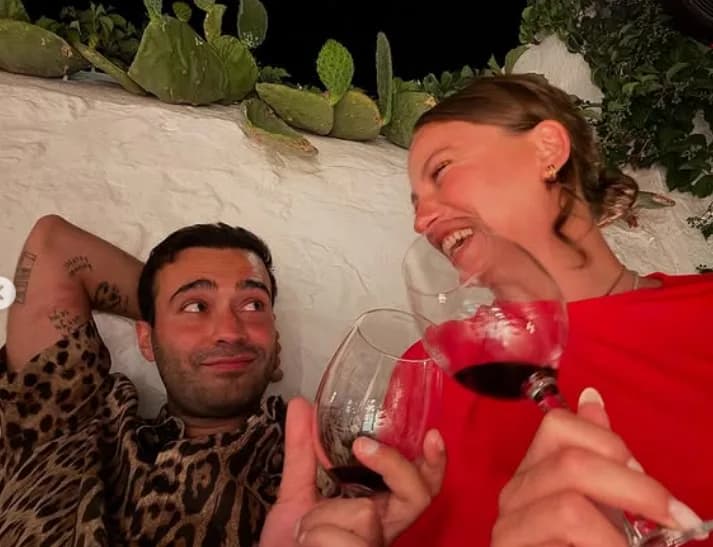 Mert Demir, Serenay Sarıkaya'nın Doğum Gününü Özel Karelerle Kutladı