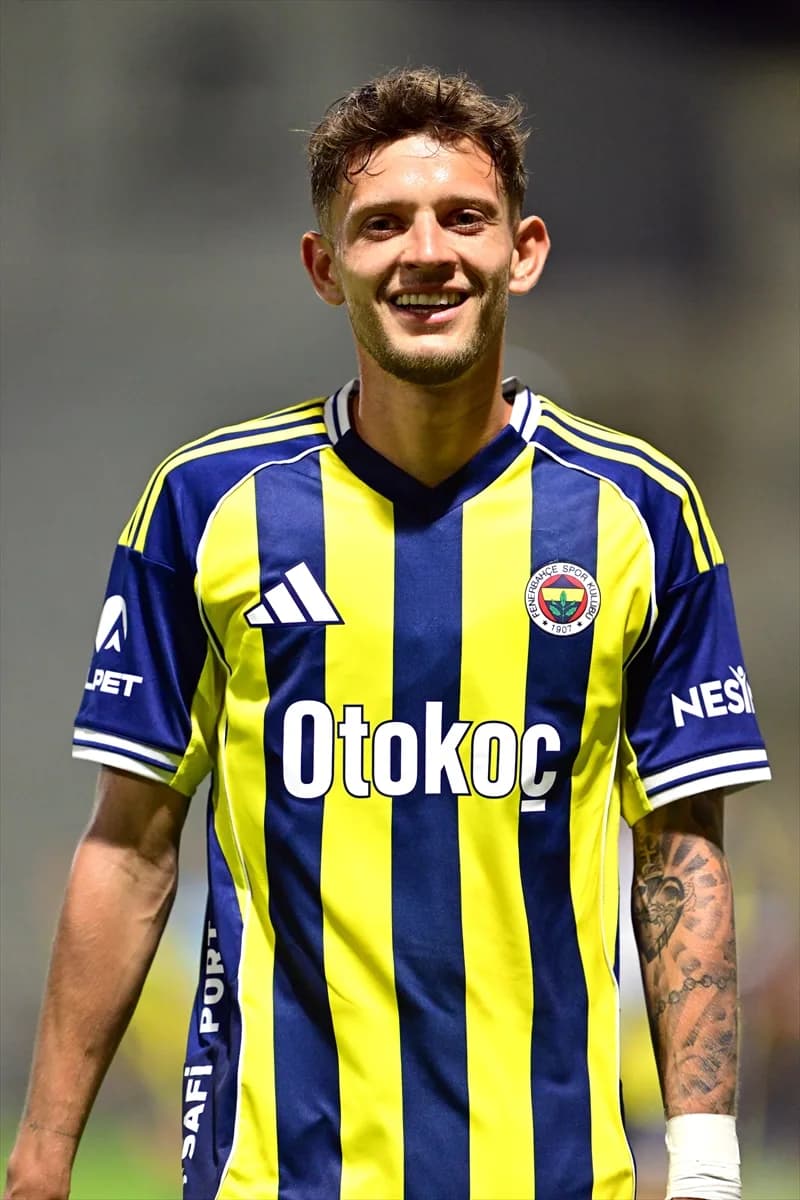 Fenerbahçe, Szymanski İçin Atalanta'nın 10 Milyon Euro'luk Teklifini Reddediyor