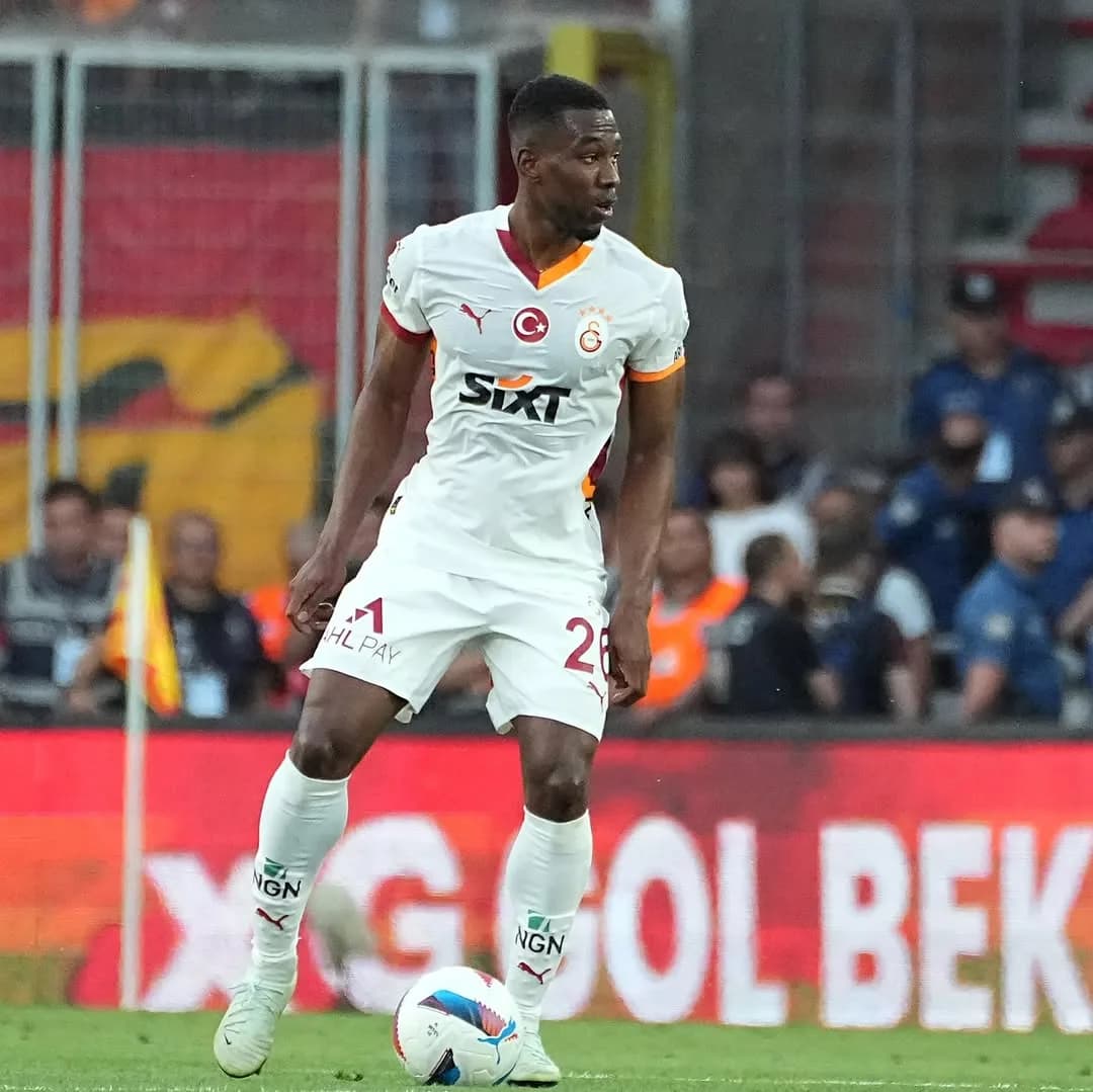 Feyenoord, Carlos Cuesta'yı Transfer Etmek İçin Galatasaray ile Görüşüyor