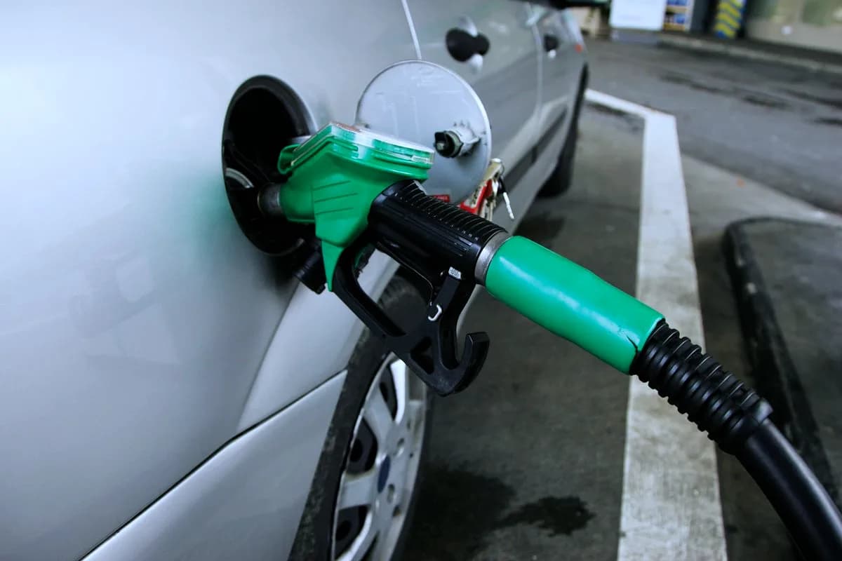 Benzin ve Motorine Beklenen Zam: 1 TL'nin Üzerinde Artış