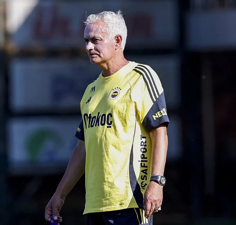 Fenerbahçe, Feyenoord Maçı İçin UEFA Listesinde Eksik Oyuncularla Sahaya Çıkacak