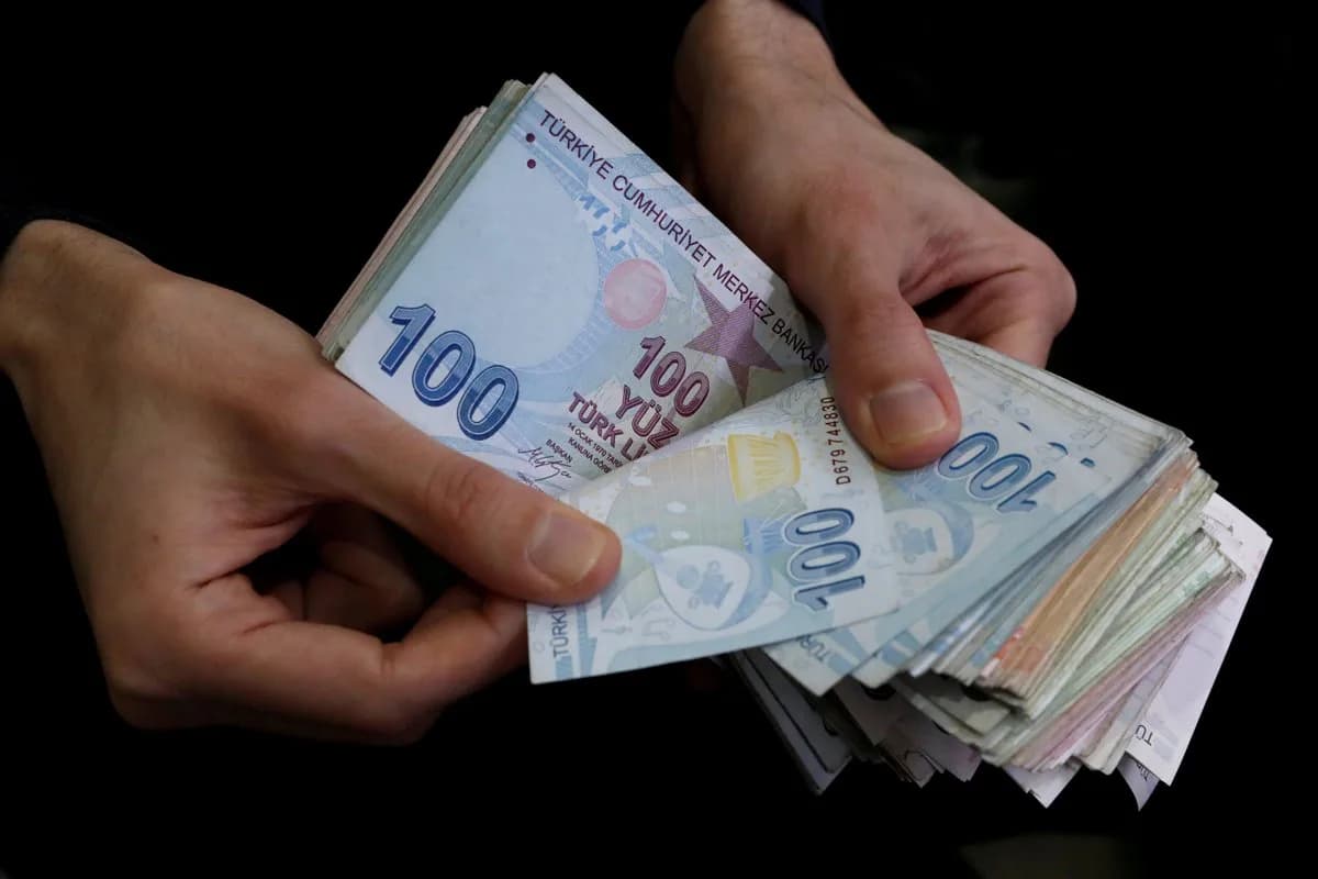 Kamu İşçilerinden Beklenen Zam Müjdesi: Türk-İş ve Hak-İş ile Hükümet Anlaştı