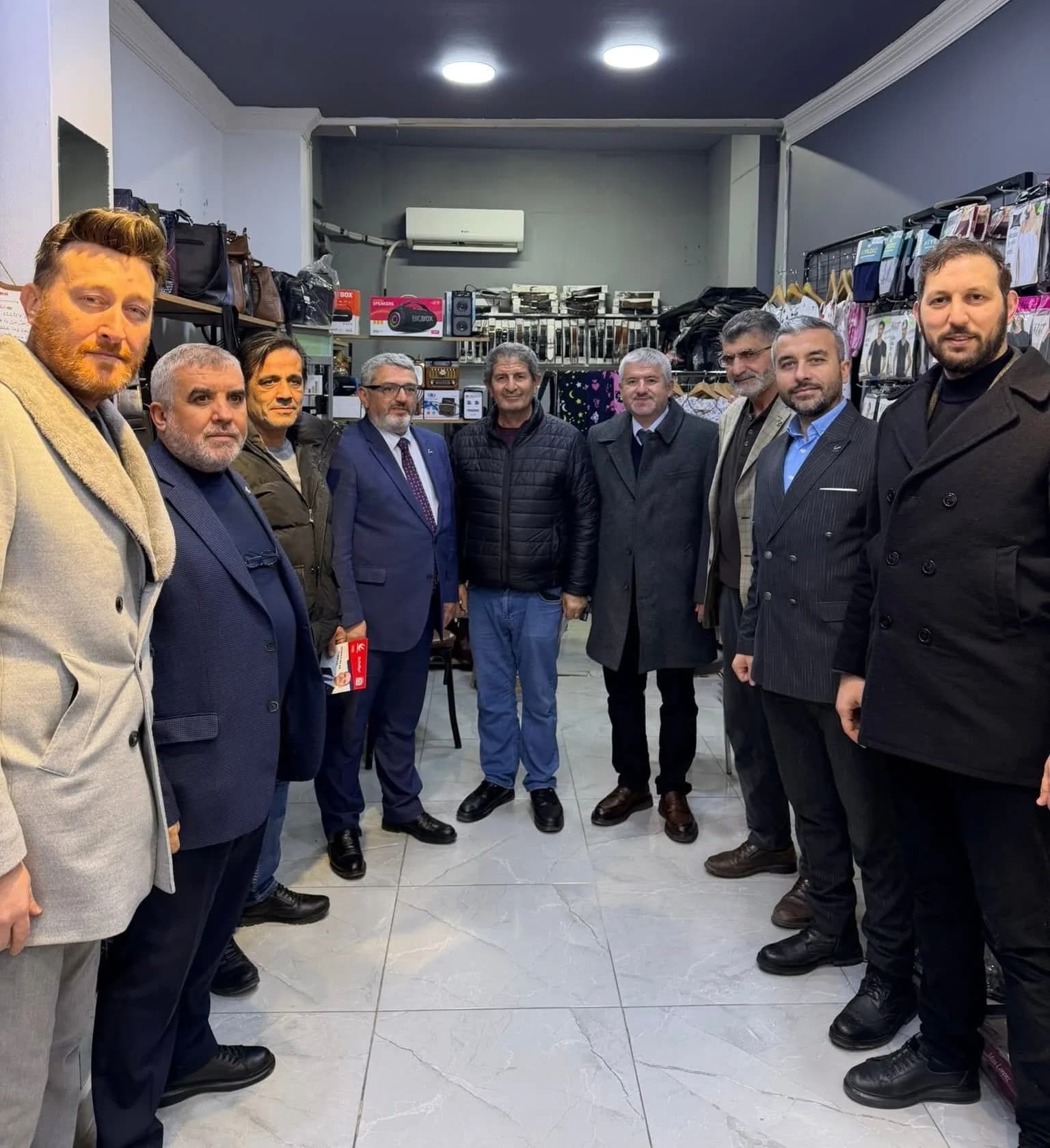 Yeniden Refah Partisi Gebze Akse Sapağı esnaf ziyareti, sahada birlik mesajı verdi.