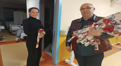 Frenci Ömer’den 8 Mart’ta Anlamlı Jest: Umuttepe’de 2 Bin Karanfil Dağıttı