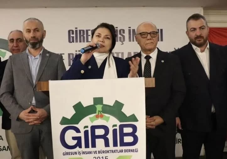 Suna Özbayram’dan Dikkat Çeken Açıklama: “Gizli Değil, Açık Açık Takip Edin”