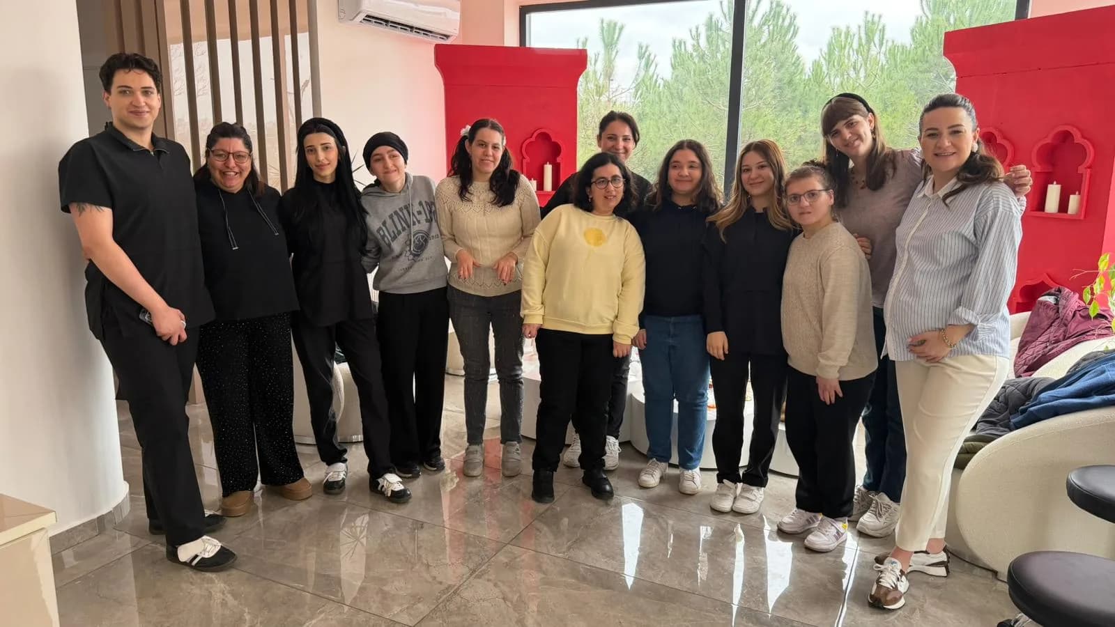 OLAB Beauty’den Örnek Sosyal Sorumluluk Projesi: Özel Bireyler Güzellik Merkezinde Ağırladı