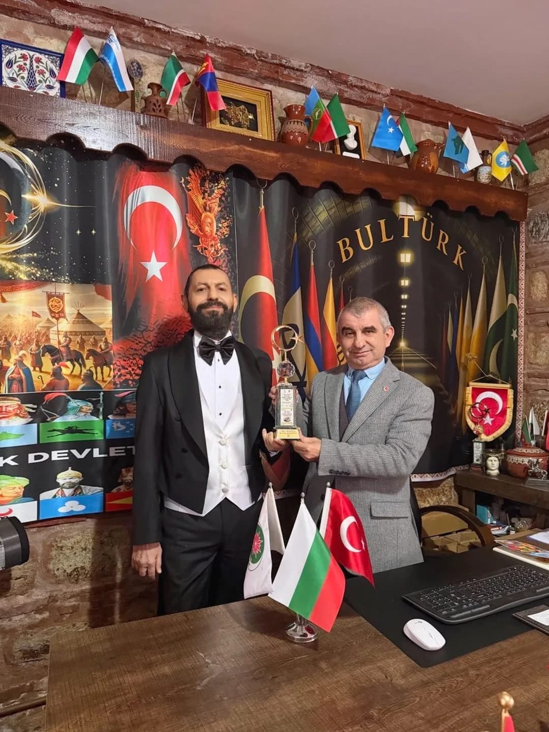 Dünyaca Ünlü Yazar Akif Manaf’a BULTÜRK Barış Ödülü