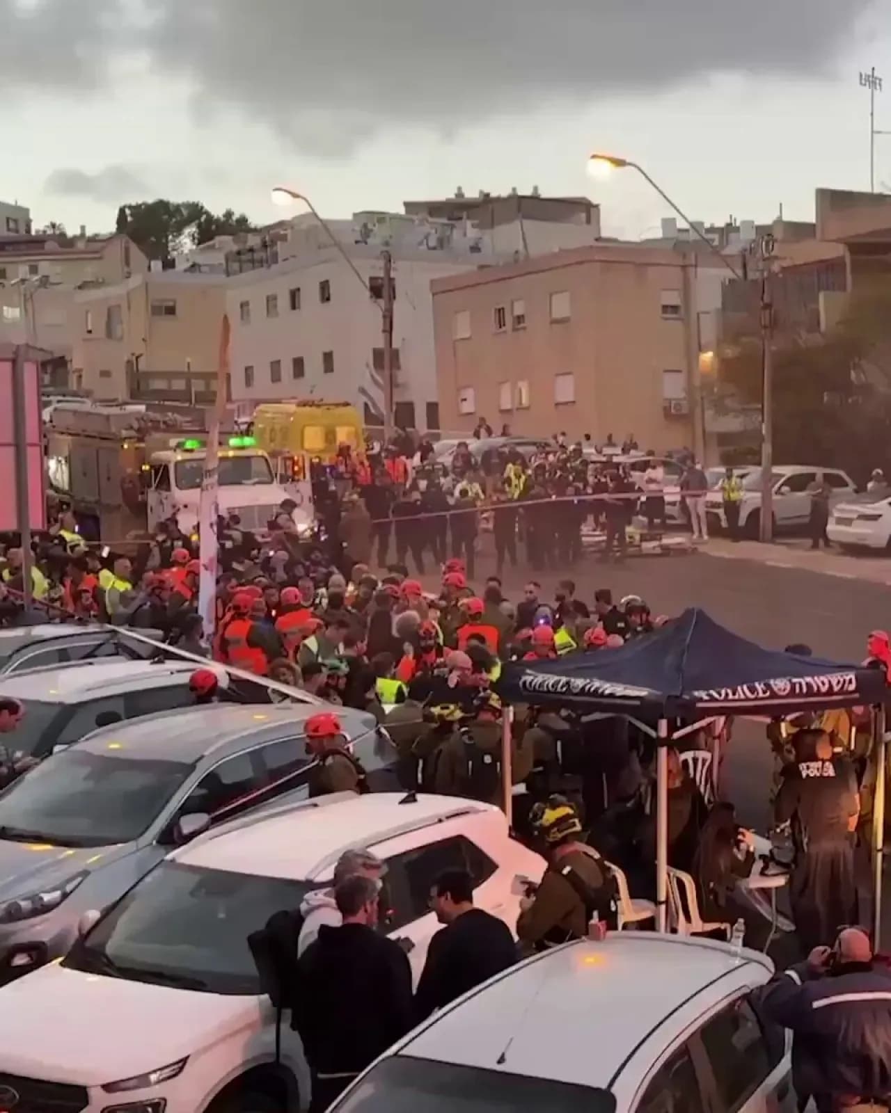 İran Füzesi Hayfa'da Sivil Binayı Vurdu: 4 Yaralı
