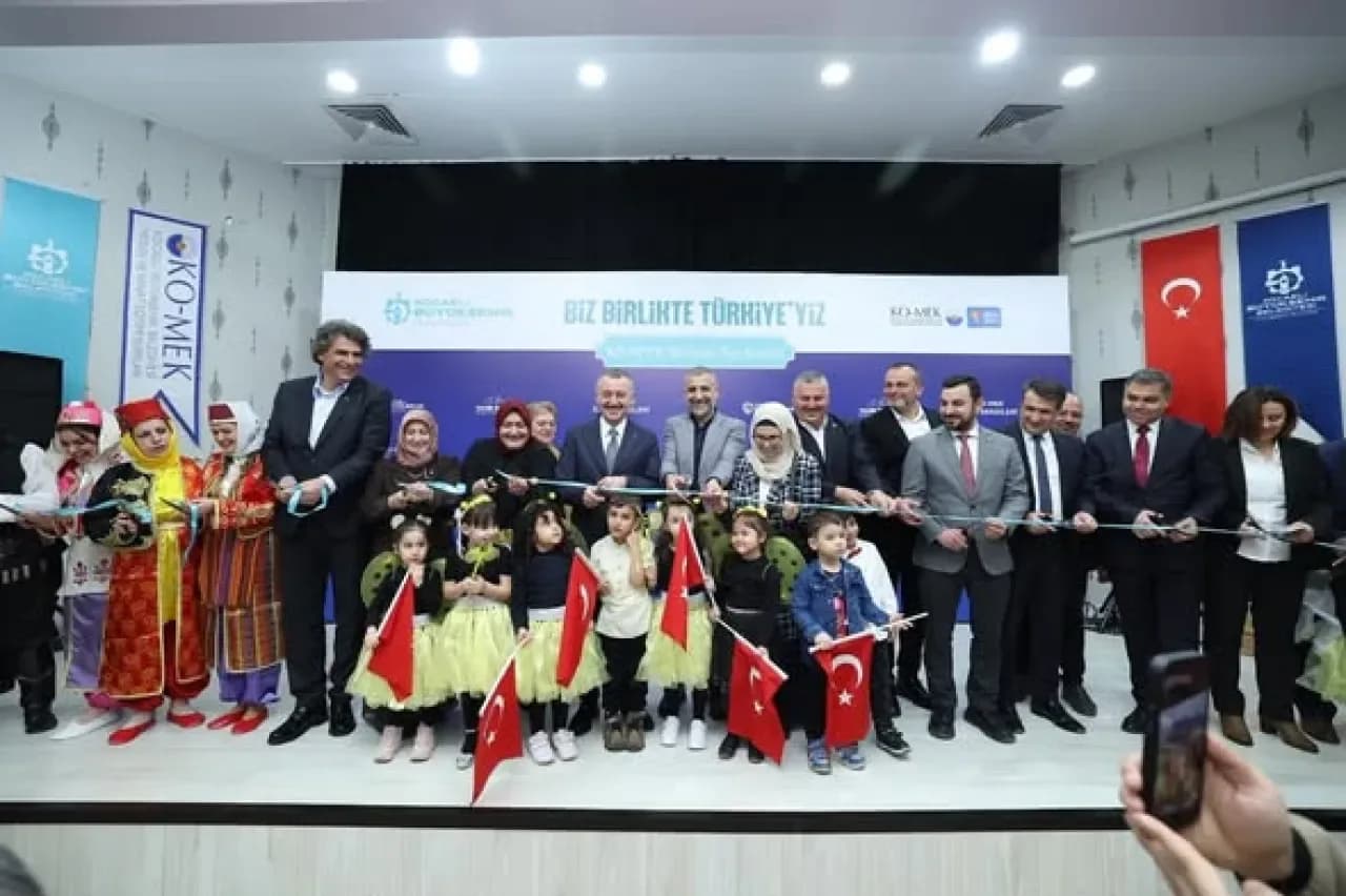 Kartepe'de Kültür Şöleni Başladı: KO-MEK Sergisi Kapılarını Açtı!