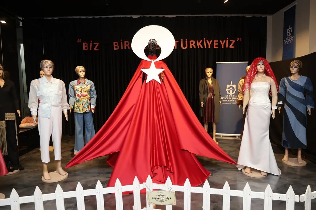 KO-MEK Darıca’da sahne aldı: sergide sadece eserler değil, mesajlar da vardı