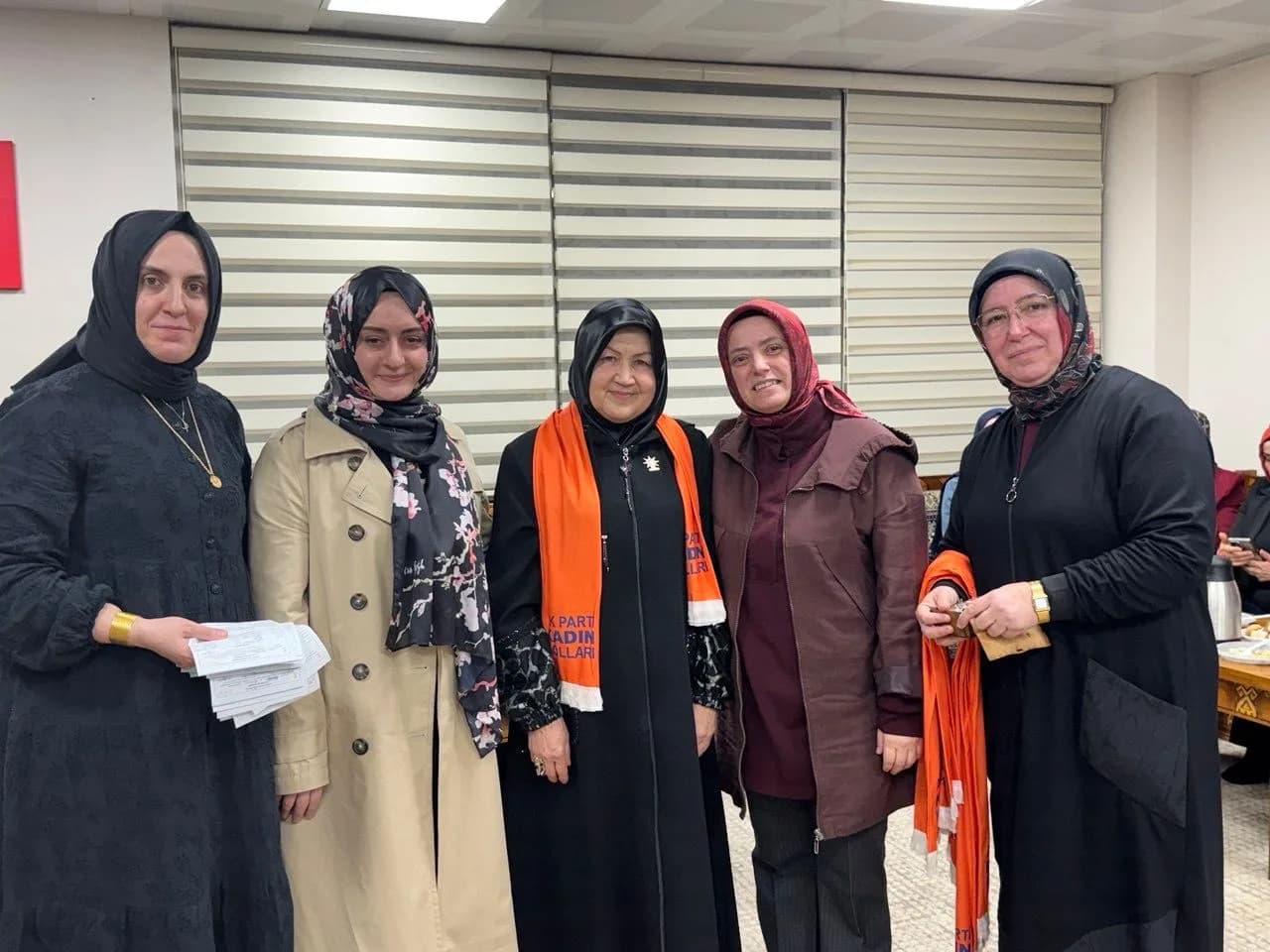 AK Parti Gebze Kadın Kolları’ndan Mustafapaşa’da Üye Çalışması