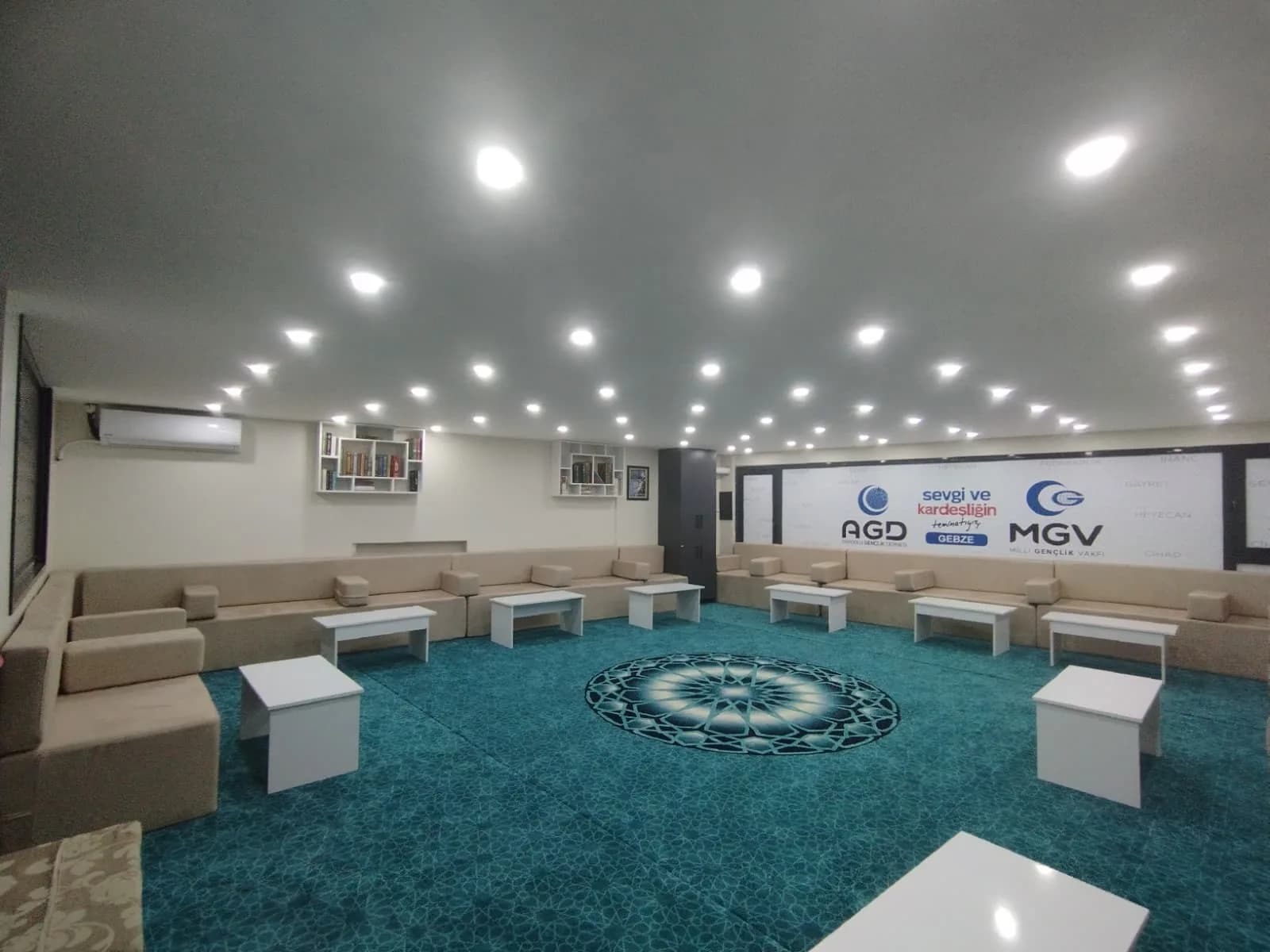 AGD Gebze Yeni Hizmet Binasını Açtı: Gençlik Merkezi Yoğun Katılımla Hizmete Girdi