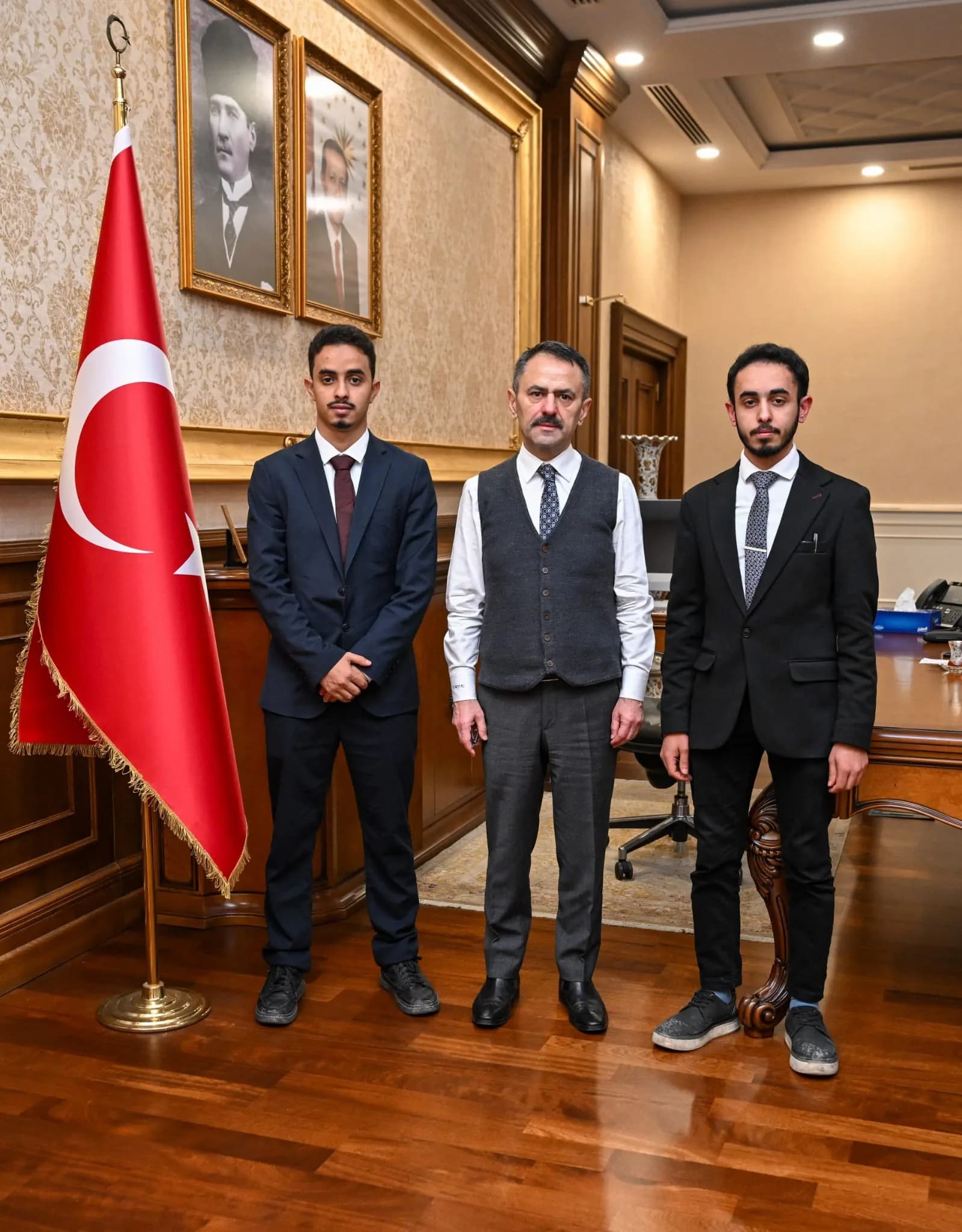 Yemenli Öğrencilerden Vali İlhami Aktaş’a Ziyaret