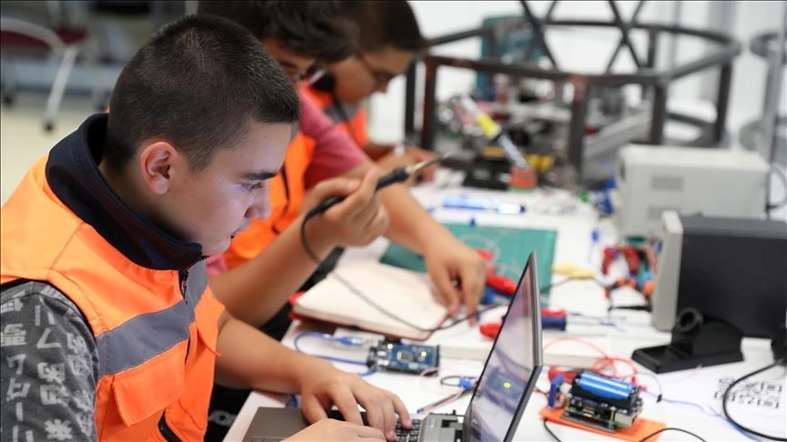 Nitelikli İş Gücü İçin Meslek Liseleri ve Üniversiteler Eşleştirilecek