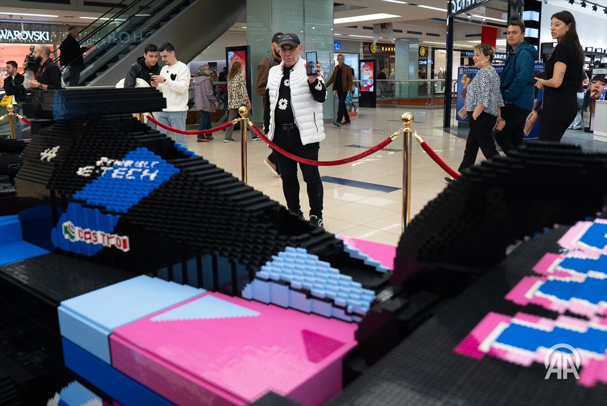 400 Bin Lego Parçasından Yapılan Formula 1 Aracı Ankara'da Sergileniyor