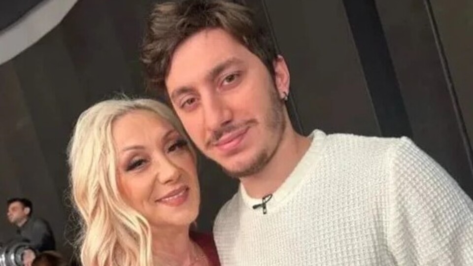 Güllü'nün Oğlu KADES Açıklamasında Bulundu