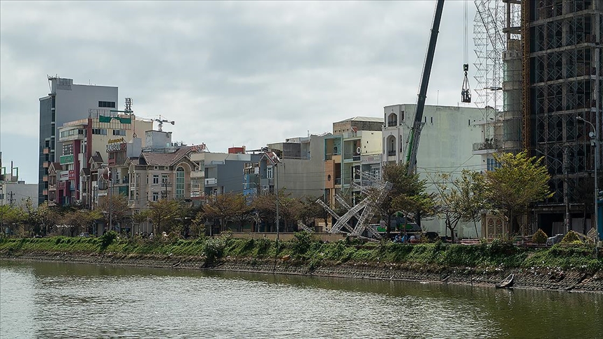 Filipinler'de Tayfun Kurbanları: Kalmaegi Tayfunu'nda Ölü Sayısı 204'e Ulaştı