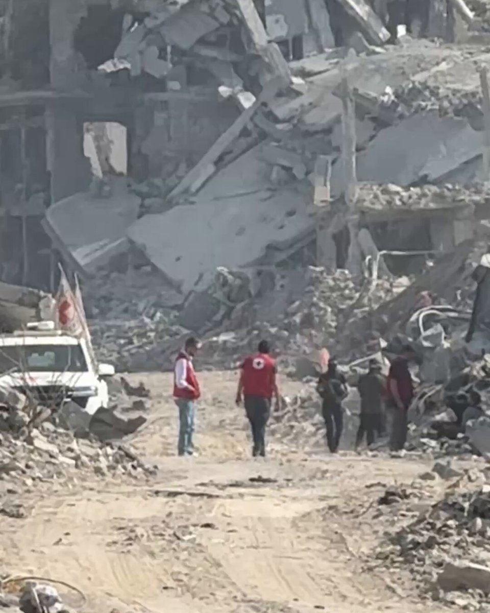 Gazze'de İsrailli Esirlerin Cesetlerini Arama Çalışmaları Sürüyor