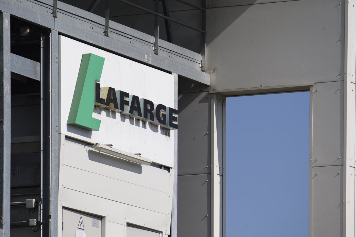 Lafarge'ın DEAŞ'ı Finanse Etme Davasında İlk Duruşma Tamamlandı