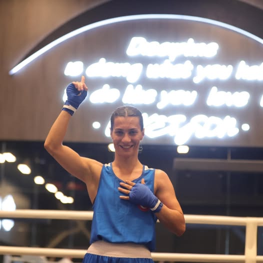 Kağıtsporlu Milli Boksör Ayşen Taşkın, İslami Dayanışma Oyunları'nda Altın Madalya Kazandı