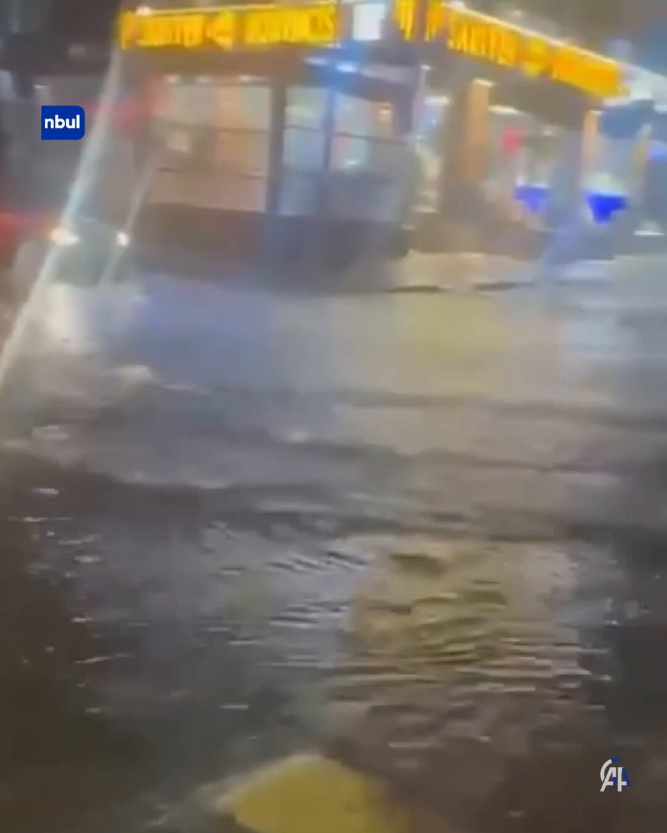 Maltepe'de Sağanak Yağış Etkili Oldu