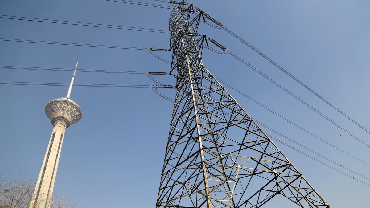 Türkiye'de Elektrik Üretimi Tüketimi Aştı: Doğal Gaz Santralleri Başı Çekti