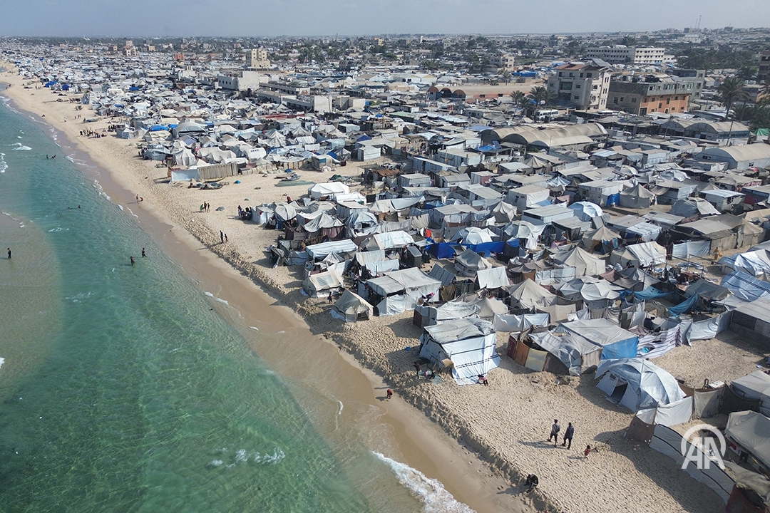Gazze'deki Mavasi Bölgesinde Kış Endişesi: Çadırlarda Yaşam Mücadelesi