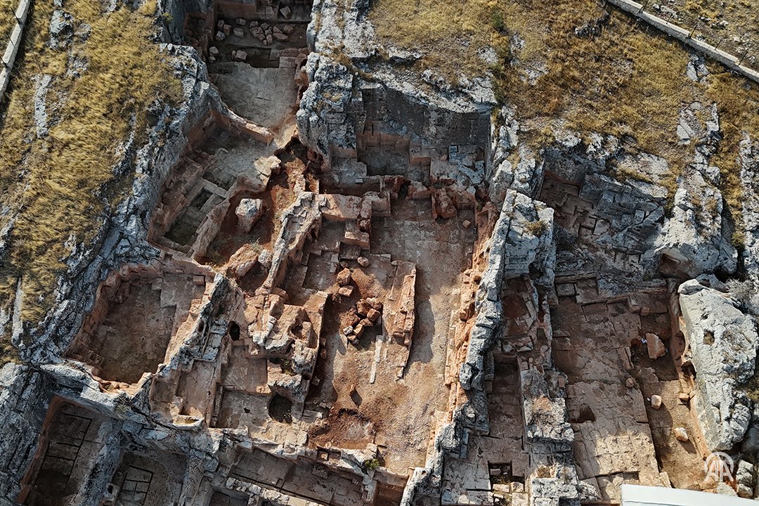 Perre Antik Kenti'nde Roma Dönemine Ait 1500 Yıllık Yaşam Alanı Bulundu