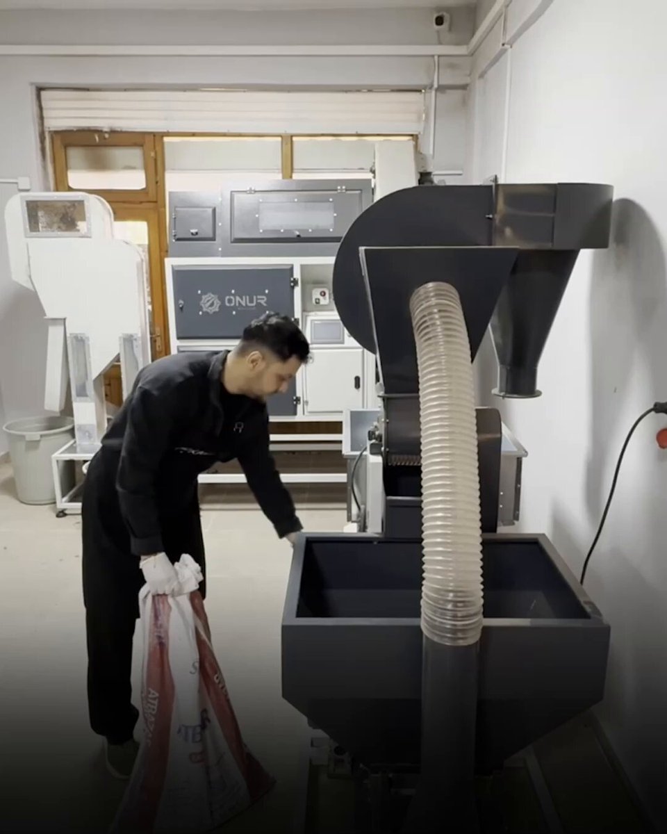 Genç Mimar, Dedesinin 35 Yıllık Fındık Dükkanını Modern Tesise Dönüştürdü