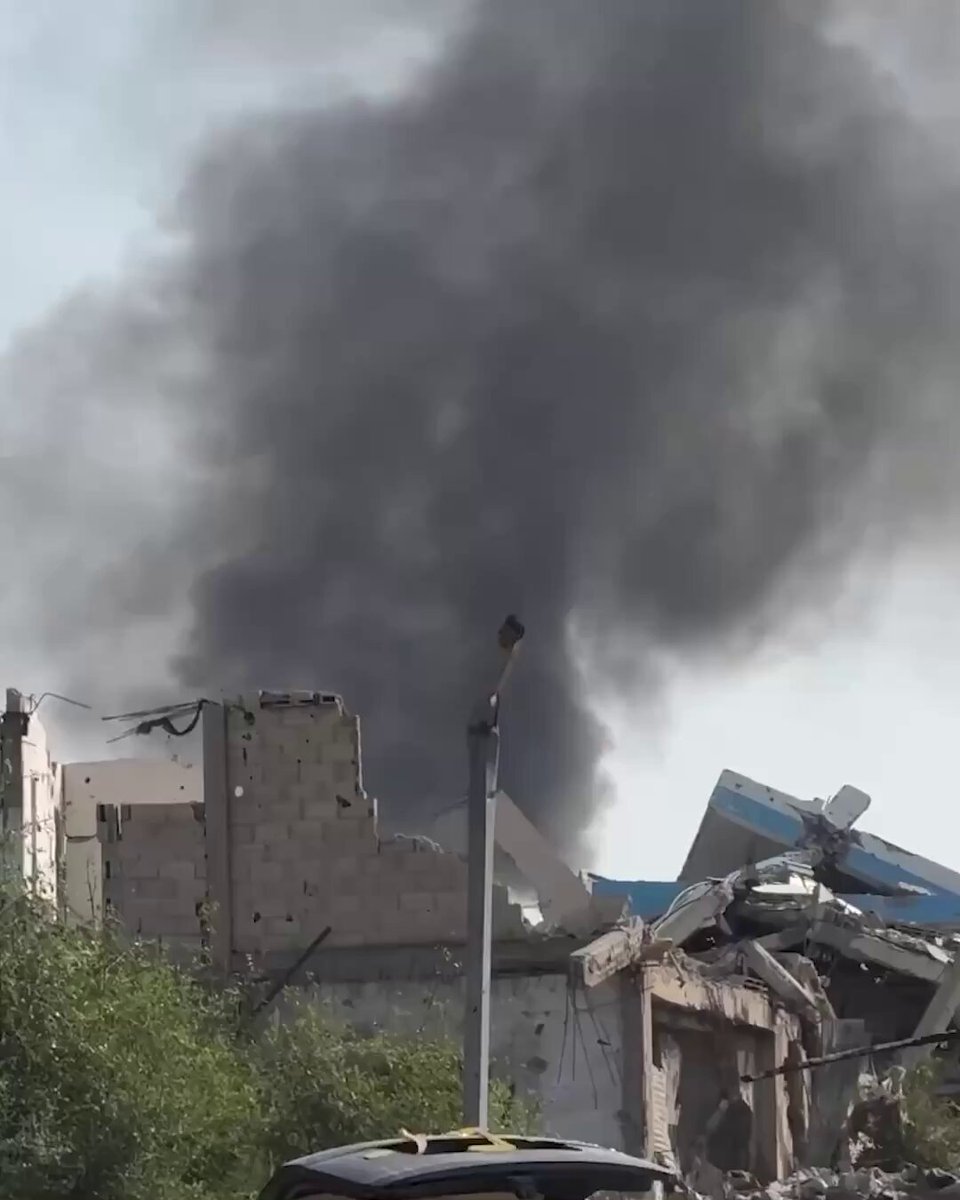 Gazze'de Kış Soğuklarının Ardından Filistinliler Enkazdan Kışlık Eşya Topluyor