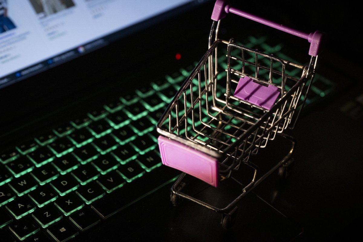 Türkiye'de E-Ticaret Harcamaları Açıklandı: Kişi Başı 276.7 Dolar