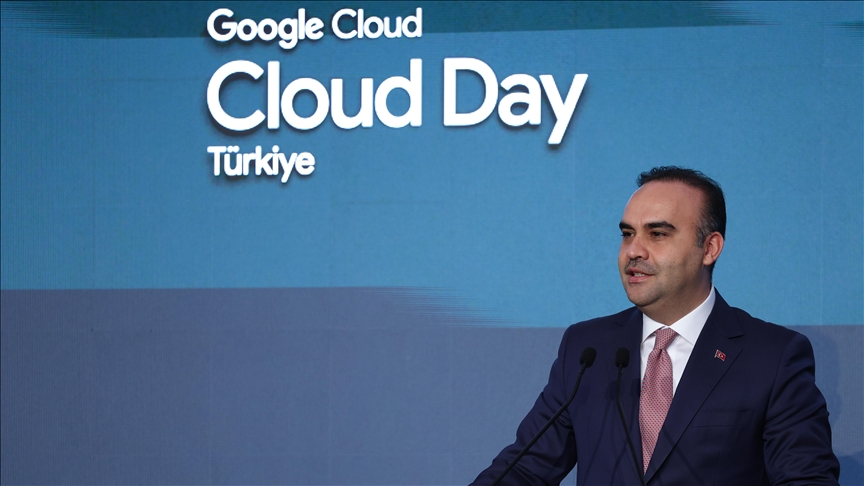 Türkiye 2030'a Kadar 10 Milyar Dolarlık Veri Merkezi ve Yapay Zeka Yatırımı Planlıyor