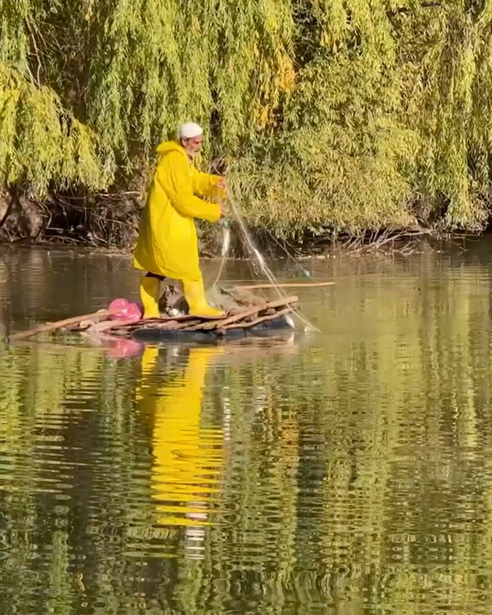 67 Yaşındaki Ali Malkoç'un Dicle Nehri'nde 55 Yıllık 'Kelek' ile Balık Avcılığı