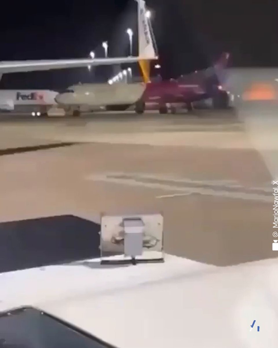 Köln'de Uçak Kaçırma Girişimi: İki Yolcu Uçağı Durdurabilmek İçin El Salladı