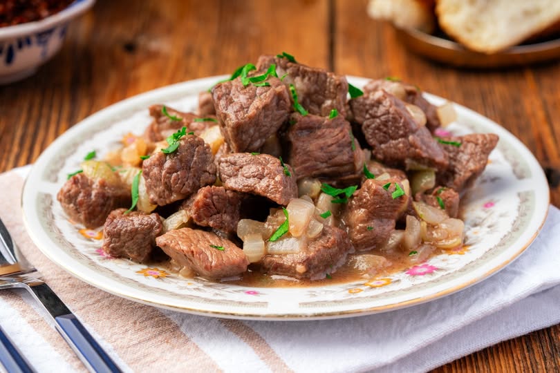 Bayram Sofralarının Vazgeçilmezi: Sade Kavurma Tarifi ve Püf Noktaları