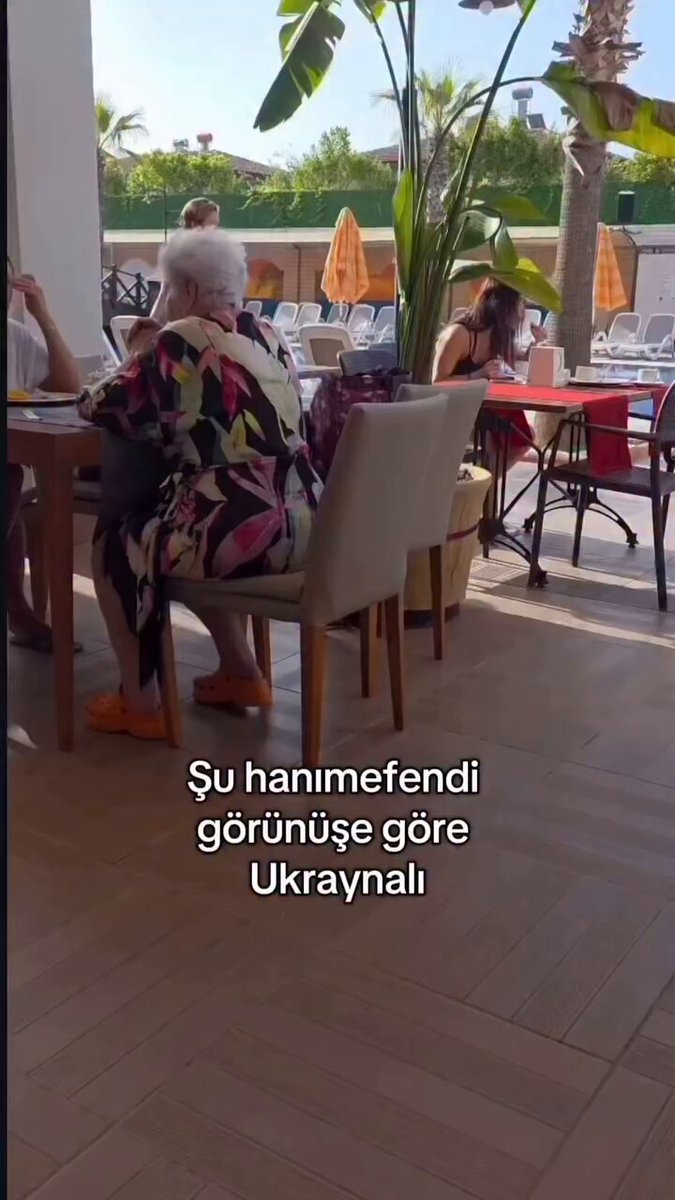 Antalya'da Tatil Esnasında Dil Gerginliği: Ukraynalı Kadın ile Kazakistanlı Turist Arasında Tartışma