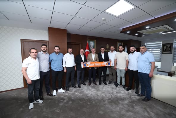 Kocaeli Büyükşehir Belediye Başkanı Tahir Büyükakın Gebze'de Esnaf ve Sivil Toplum Kuruluşlarıyla Bir Araya Geldi