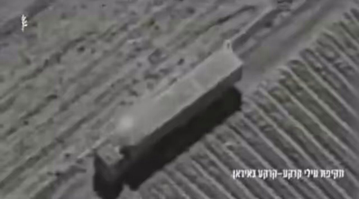 İsrail, İran'a Ait Mobil Balistik Füze Aracını Vurma Görüntülerini Yayınladı