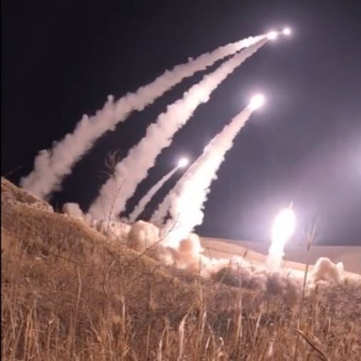 İran, Hayfa'ya Hipersonik Füze Saldırısı Düzenledi