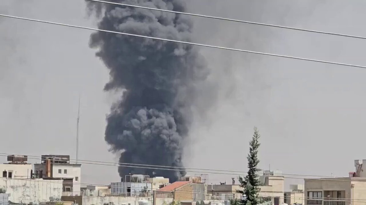 İran'ın Şiraz Kentinde Savunma Sanayi Tesisi Hedef Oldu
