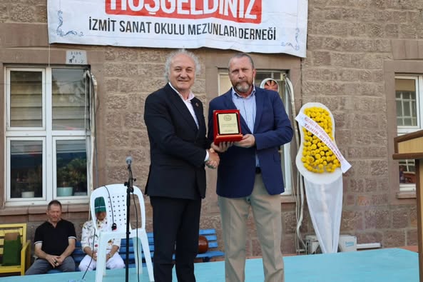 İzmit Sanat Okulu Mezunları Derneği Geleneksel Pilav Gününde Buluştu