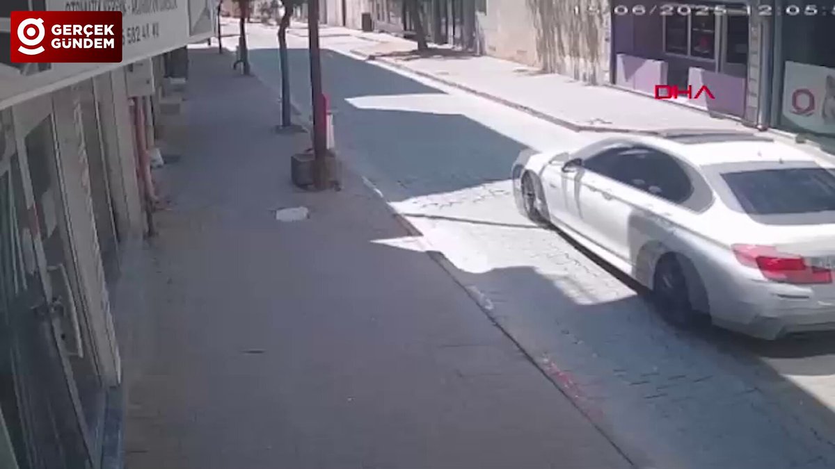 Edirne'de Veteriner Kliniği Önünde Baygın Köpek Hayatını Kaybetti